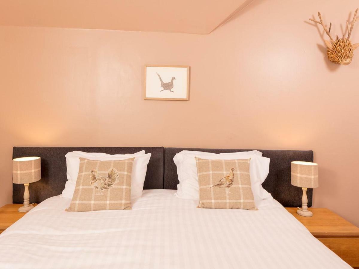 The Gordon Arms Hotel West Linton Екстер'єр фото