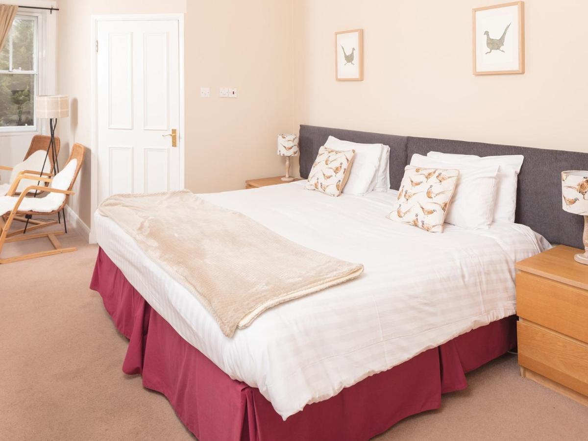 The Gordon Arms Hotel West Linton Екстер'єр фото